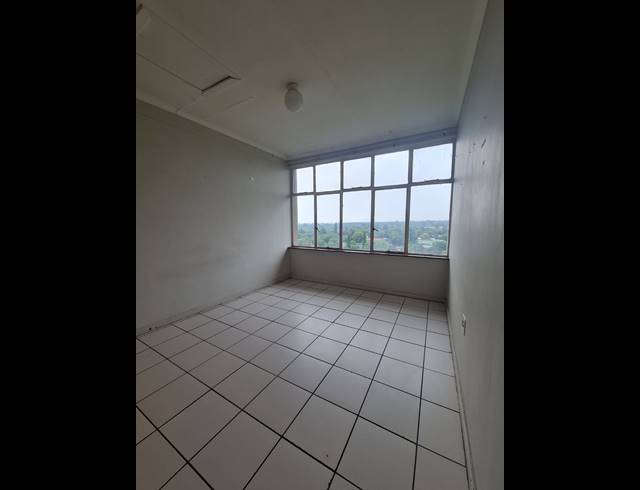3 BEDROOM FLAT FOR SALE IN SASOLBURG CENTRAL